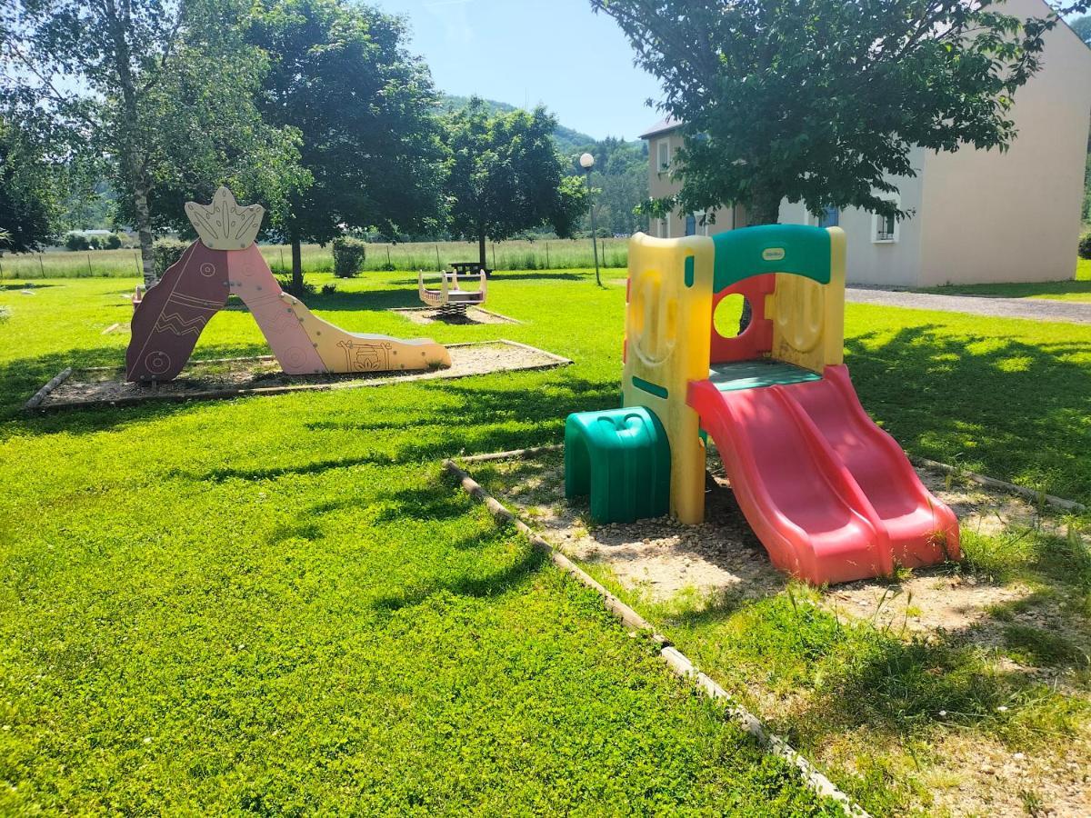 T2 Avec Piscine-Le Family 67 Apartamento Pierrefiche  Exterior foto